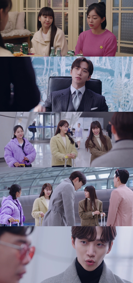 King the Land Lee Joon-ho and Im Yoon-ah embarked on a second co-sleeping, sparking romanceIn the JTBC Saturday-Sunday drama King the Land, which aired on the 15th, scenes of Salvation (Lee Joon-ho) and Angelang (Im Yoon-ah) spending another night were broadcasted.While Angelangs grandmother Cha Soon-hee (Kim Young-ok) was hospitalized on that day, Angelang and Gu Won had a second co-sleeping session at Cha Soon-hees house.Salvation remembers Cha Soon-hees advice, Do not be proud, but express your heart honestly. I told Angelang, I think I did not convey my heart properly. I really like it a lot.I will accept my heart. In response, Angelang approached salvation and gave a short kiss.So the two men slept in Cha Soon-hees room. Angelang, who was sleeping far away, pulled Salvation closer to Jasin, and a strange atmosphere was formed.However, for a while, Cha Soon-hee, who was discharged from the hospital the next morning, returned home and witnessed two people sleeping together.Dont get me wrong. I didnt do anything. I just slept with my hands.Afterward, the two of them met Angelangs friends Oh Pyeong-hwa (Koh Won-hee) and Kang Da-eul (Kim Ga-eun) while walking home.Oh Peace was annoyed that he failed to advance to the office, and Kang Dae was annoyed that he could not get incentivized even though he achieved the target sales.Salvation, who watched this scene, came to the company the next day and handed the paper with the names of Angel Lang, Oh Peace, and Kang Dae to Noh Sang-sik (Ansehea) and said, Its the best employees of the King Group,I will send you an overseas trip with an incentive, so prepare. I worked hard and the company should give it back. Salvation, Angelang, and Friends, who were rewarded for traveling abroad, headed to the airport, and Salvation was embarrassed by the unexpected appearance of the roadside ceremony.Salvation rushed toward Jasin and urgently blocked the mouth of the roadside ceremony called General Manager.Oh Peace and Kang Dae do not know that salvation is the head of the King Hotel. So Salvation tricked the friends who knew Jasin as the no-chief to trick him into saying Yoo Sang-shik.Noh Sang-sik, who became a manager in the morning, suddenly put on sunglasses and unfolded a controversy toward salvation.Photos: JTBC broadcast screen