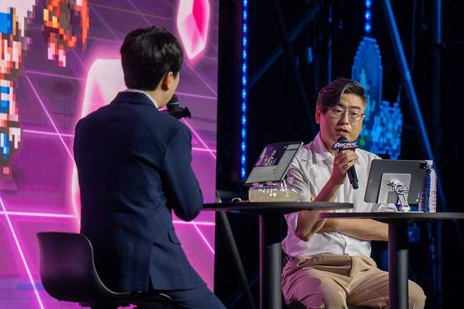 옥성태 디렉터와 성승헌 캐스터