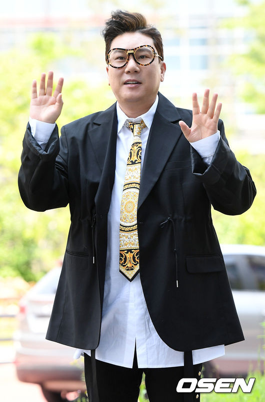 Lee Sang-min, a broadcaster, said he knew it was not about the report that his new apartment in Yongsan District was 5.6 million won without deposit.On the 17th, Lee Sang-min said in a telephone conversation with Lee Sang-min, Lee Sang-min did not move to Yongsan District apartment.I have a schedule or something like that, and I have moved because the Paju house contract is over. Lee Sang-min signed an apartment in Yongsan District, Seoul in January, followed by SBS Ugly Woof, which attracted attention by unveiling a new house in Yongsan District for the first time.In addition, it was said that it was Monthly rent, not trading.One of the media reported that Lee Sang-min moved into Monthly rent 5.6 million won without a deposit.According to a local real estate official, it is highly likely that a deposit-free item would have cost a year or two at a time.However, Lee Sang-min said, Monthly rent is right, but I do not know if it is a deposit, but Monthly rent is not 5.6 million won.I would have entered the deposit with Monthly rent. I can not tell you the details, but there was a situation in Pajus house.Yongsan District is close to Sangam-dong, which has a schedule, and I know that I moved because I had a cheap monthly rent. He said, I did not move to Monthly rent up to 5.6 million won. Meanwhile, Lee Sang-min was owed about 6.9 billion won due to business failure in 2005.He has been broadcasting for 18 years with the image of debtor and has been paying off his debts steadily. He recently cleared all of his debts and left the Paju house with a deposit of 50 million won and a monthly rent of 2 million won. I received a lot of congratulations.DB