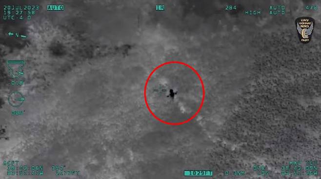 지난 20일 헬기 적외선 카메라에 포착된 실종 아이. (사진=미 오하이오주 고속도로 순찰대 SNS)