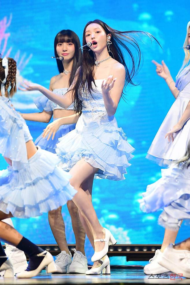 미니 9집 '골든 아워글래스(Golden Hourglass)' 쇼케이스에 참석한 오마이걸 유아. ⓒ이혜영 기자 lhy@hankooki.com