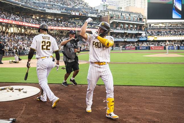 김하성이 25일(한국시간) 피츠버그전에서 홈런을 치고 세리머니를 하고 있다./사진=샌디에이고 파드리스 공식 SNS