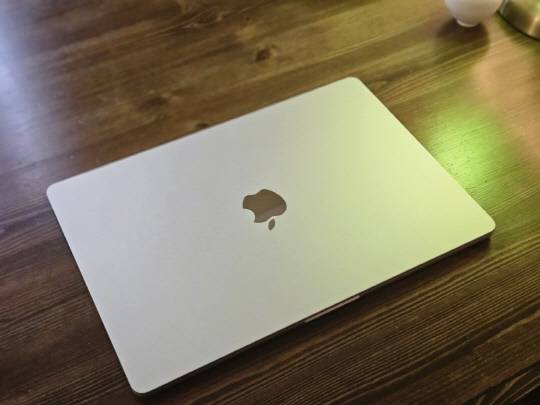 '맥북에어 15' 제품. 김나인 기자