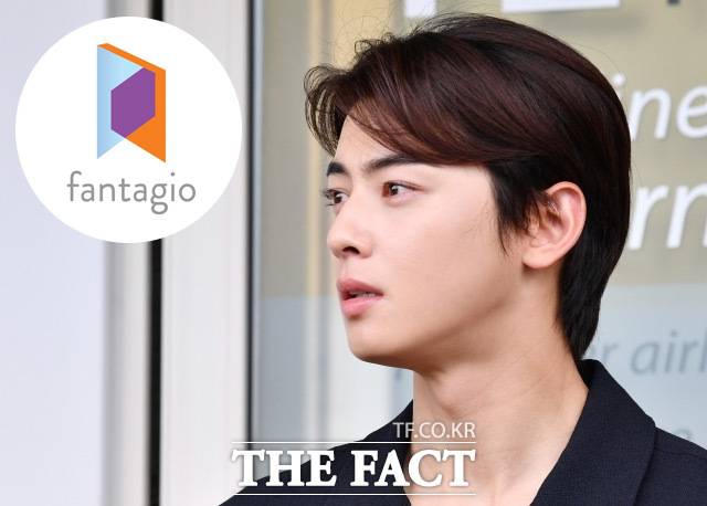 판타지오 소속 가수 겸 배우 차은우가 지난 6월 6일 인천국제공항에서 파리에서 열리는 행사 참석차 출국하고 있다. /박헌우 기자, 판타지오 제공