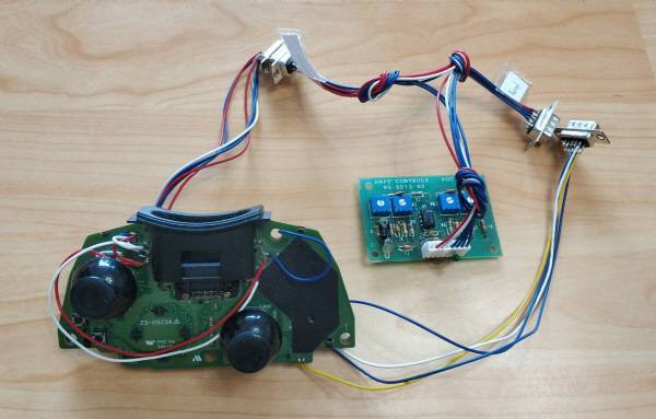 집에서 간단하게 게임을 즐길 수 있도록 세팅해놓은 모습