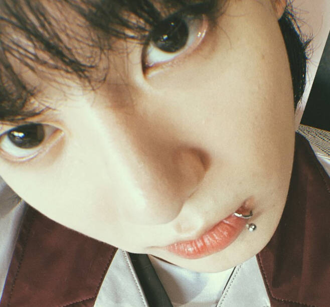 Jungkook posted several photos on the 8th of BTS official Twitter with #PhotobyJK #Jungkook.