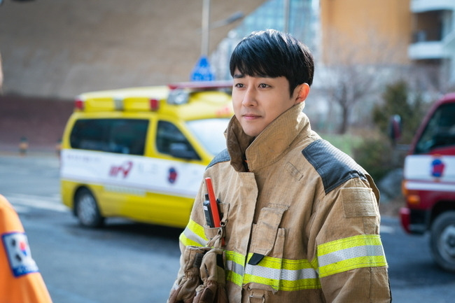 Actor Son ho joon got off at Small Side 2 and left his last greetings to viewers.The Police Station Next to the Fire Station A  ⁇  The Police Station Next to the Fire Station A  ⁇  The Police Station Next to the Fire Station A  ⁇  The Police Station Next to the Fire Station A  ⁇  The Police Station Next to the Fire Station A  ⁇  The Police Station Next to the Fire Station A  ⁇  The Police Station Next to the Fire Station A  ⁇  The Police Station Next to the Fire Station A  ⁇   ⁇   ⁇   ⁇   ⁇   ⁇   ⁇   ⁇   ⁇   ⁇   ⁇   ⁇   ⁇   ⁇   ⁇   ⁇   ⁇   ⁇   ⁇   ⁇   ⁇   ⁇   ⁇   ⁇   ⁇   ⁇   ⁇   ⁇   ⁇   ⁇   ⁇   ⁇   ⁇   ⁇   ⁇ Here, in the face of death, Help with was impressed by the sacrifice of eating Candle, which was used as a fire delay device, to leave evidence of The Texas Chainsaw Massacre: The BeginningArson.In this regard, Son ho joon expressed his feelings of The police station next to the fire station a at the end of the 3rd session with 5 questions and 5 answers, expressing his infinite righteousness and gratitude for his colleagues and works.In the third episode, Bong Help withs death was revealed.Even before it was released, everyone I met did not die, did not they?If you think about it, it seems that the help with in the drama replaces the appearance of the firefighters, so many people seem to support and care about Help with.I think that I would like to express my gratitude to those who protect us from the invisible place and express a little while cheering with it.In fact, I did not feel sorry that I started Season 2 knowing the death of Help with from the beginning, but I feel sorry that I can not work with good people for a longer time.# Bong Help with swallowed Candle himself to leave The Texas Chainsaw Massacre: The BeginningArson Evidence even before his death.Do you have any hardships or anything left in your memory during filming? ⁇  The Texas Chainsaw Massacre: The BeginningArson I thought that the scene that leaves the evidence of the crime is the scene that best shows the help with.I hope that this fire will not happen again in front of my own death. I was afraid that eating Candle was reckless and cool, and I was worried that I could express this help with it.The shooting scene was not technically or physically difficult, but I think I had a lot of trouble in expressing this help with.In the third episode, Bong Help with finally gave the ring to Tongue-in-cheek (Gong Seung-yeon), but it turned out to be a delirium of tongue-in-cheek.I was so sad when I told her that I was sorry that I could not keep my promise.I thought I could not see my loved ones again, so Help with was so pitiful that my tears did not stop. The bishop tried to take a light version, so I tried to take it lightly.# Son ho joon What kind of person is Bong Help with to the actor, what kind of person do you want viewers to remember with Bong Help with?To me, Bong Help with was a thankful character that helped me to know the gratitude, sorryness, greatness and gratitude of the firefighters who had not known well in the meantime. I hope that viewers will appreciate the firefighters through this help with.# A word to the last viewers who joined usHelp with is dead, but the rider is the second Help with, Inju is the third Help with, and Jihoon is the fourth Help with.Help with is dead but not dead, so please give a lot of support to the fire fighting team for the rest of the time. After that, the story becomes more interesting, so please use this room until the end. Thank you.