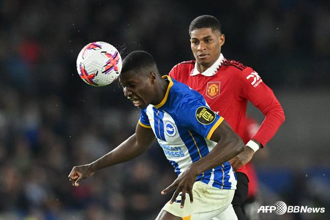 경기에 집중하는 모이세스 카이세도(왼쪽). /AFPBBNews=뉴스1