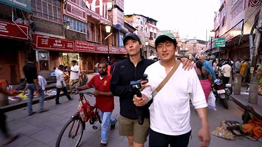 '태어난 김에 세계일주 시즌2'에서 인도 여행을 떠난 방송인 덱스와 기안84 / 유튜브 채널 '태계일주 베이스캠프'