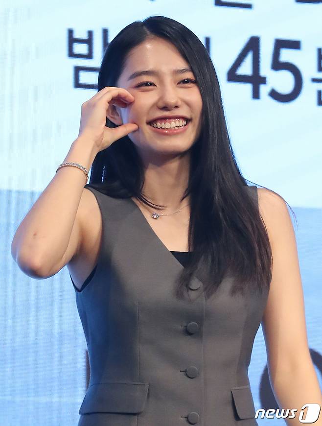 (서울=뉴스1) 김진환 기자 = 가수 겸 배우 김소혜가 21일 오후 서울 구로구 더세인트에서 열린 KBS2TV 새 월화드라마 ‘순정복서’ 제작발표회에서 포즈를 취하고 있다. ‘순정복서’는 교보문고 스토리공모전 제2회 수상작인 추종남 작가의 소설 ‘순정복서’를 원작으로 한 드라마로 사라진 천재 복서 이권숙과 냉혈한 에이전트 김태영의 인생을 건 승부조작 탈출기를 담은 작품이다. 2023.8.21/뉴스1 Copyright (C) 뉴스1. All rights reserved. 무단 전재 및 재배포 금지.