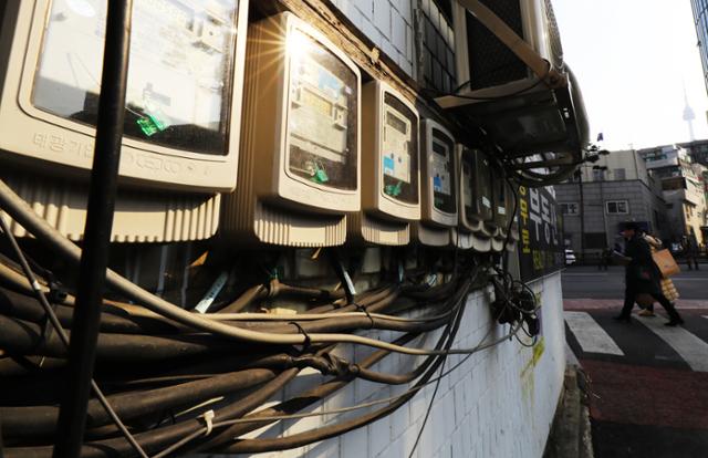 서울 시내 한 건물에 설치되어 있는 전력량계. 뉴시스
