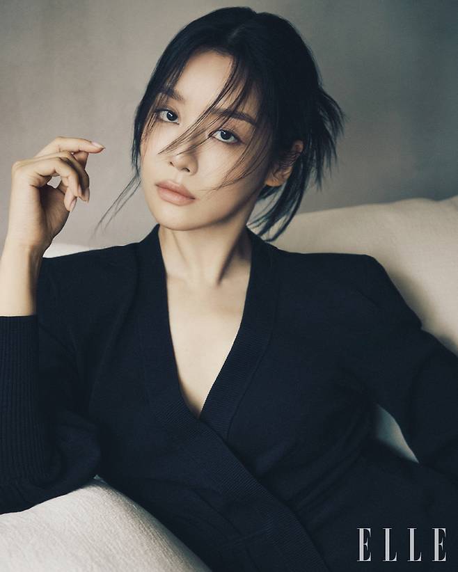 Actor Cha Joo-Young showed all the charms of Jang Se-jin.Fashion magazine Bethel has released Cha Joo-Youngs pictorial visuals.This photo shows Cha Joo-Young, an actress who spends a relaxing time in a mansion where she can feel the atmosphere of Old Money.Cha Joo-Young in the picture emphasized the graceful charm with deep and gentle eyes, and the intense and urban image that was shown as Choi Hye-jungs role in the Glory  ⁇ , and the Weekend drama  ⁇   ⁇   ⁇   ⁇   ⁇   ⁇   ⁇  In the  ⁇   ⁇   ⁇ , Jang Se-jins confident and imposing appearance And captured another intelligent and alluring charm.On the spot, Cha Joo-Young completely captured the atmosphere of the scene with a pose that was as good as a fashion model and a facial expression that felt the elegance of an actress.In addition, he showed his professionalism to actively understand the shooting concept by showing the aspect of the actor, and he constantly communicated with the staff and showed his enthusiasm.On the other hand, Cha Joo-Young is appearing on the KBS2 Weekend drama  ⁇   ⁇   ⁇   ⁇   ⁇ .