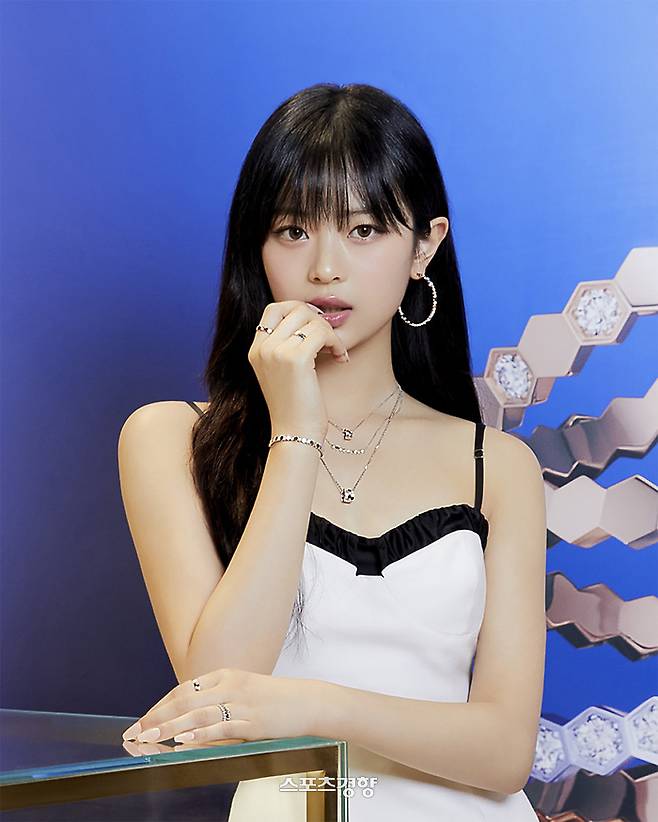 베트남 출신 뉴진스 멤버 하니가 정작 현지에서는 ‘보트피플’이라는 갑론을박과 함께 논쟁이 이어지고 있다. 경향신문 자료사진