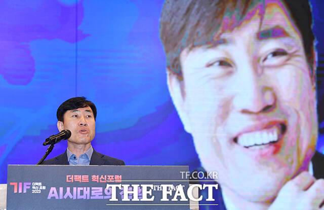 하태경 국민의힘 의원이 29일 오후 서울 여의도 중소기업중앙회에서 열린 <더팩트> 혁신포럼 'AI 시대로의 전환'에 참석해 축사를 하고 있다. /박헌우 기자