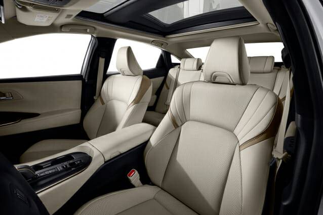 토요타 크라운 2.5L 하이브리드 실내 전경 (사진=한국토요타자동차)