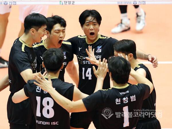 현대제철 선수들 환호