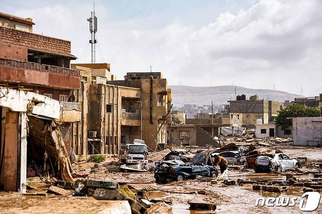 11일(현지시간) 태풍 대니얼로인해 북아프리카 리비아의 한 마을이 홍수에 잠겼다. 2023.09.11. ⓒ AFP=뉴스1 ⓒ News1 정윤영 기자