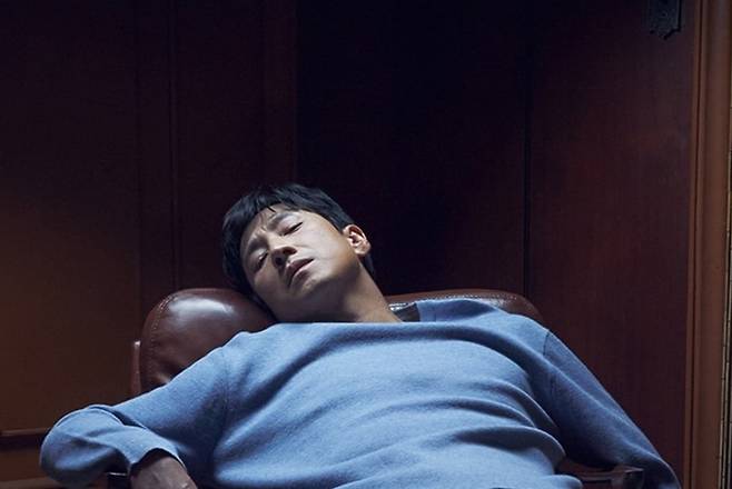 영화 '잠' 포스터 미공개컷. /사진제공=롯데엔터테인먼트