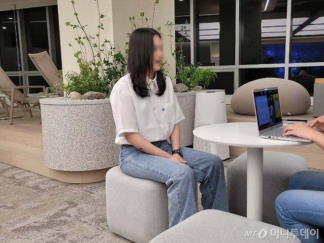 지난 14일 서울시 중구에 있는 'CJ나눔재단 사무국'에서 진행된 김진아씨(22·가명) 인터뷰 현장. /사진제공=CJ나눔재단