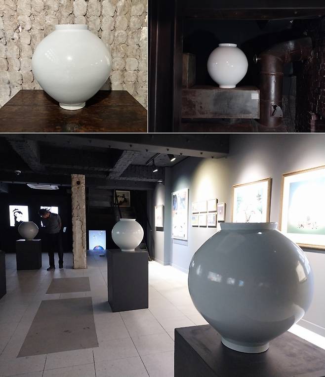 전시장에서 관람객을 맞는 이용순의 달항아리들(사진 위)과 전시장 전경 일부. 도재기 선임기자