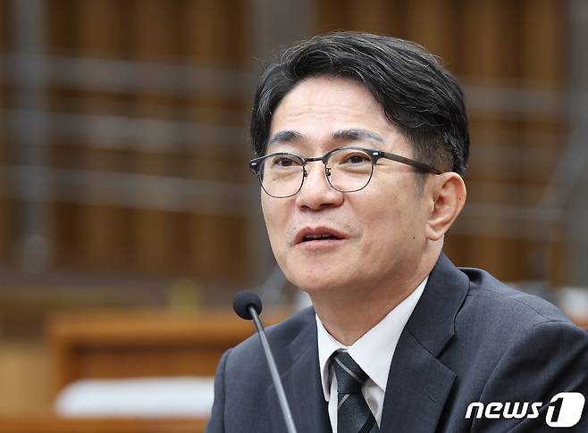 이균용 대법원장 후보자가 20일 서울 여의도 국회에서 열린 인사청문회에서 의원들의 질의에 답변하고 있다. 2023.9.20/뉴스1 ⓒ News1 송원영 기자