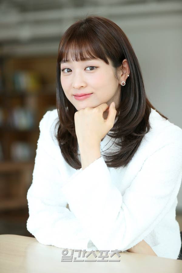 KBS 일일드라마 '내 눈에 콩깍지'에 출연한 배우 배누리가 28일 오후 서울 중구 KG타워에서 진행된 일간스포츠와의 인터뷰에 앞서 포즈를 취하고 있다. 서병수 기자 qudtn@edaily.co.kr /2023.03.28.