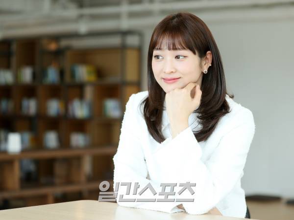 KBS 일일드라마 '내 눈에 콩깍지'에 출연한 배우 배누리가 28일 오후 서울 중구 KG타워에서 진행된 일간스포츠와의 인터뷰에 앞서 포즈를 취하고 있다. 서병수 기자 qudtn@edaily.co.kr /2023.03.28.