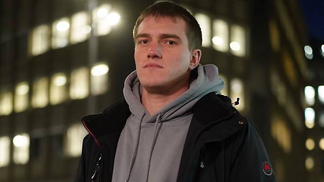 지난 1월 노르웨이로 망명한 안드레이 메드베데프가 최근 다시 러시아로 돌아가려다 체포된 것으로 전해졌다.