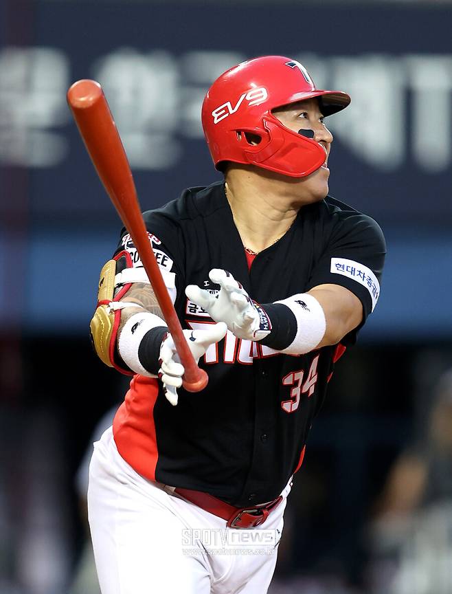 ▲ 올 시즌 맹활약으로 자신의 시대가 끝나지 않았음을 증명한 최형우 ⓒ곽혜미 기자