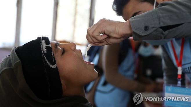 콜레라 백신 접종하는 시리아 어린이 [EPA 연합뉴스 자료사진. 재판매 및 DB 금지]