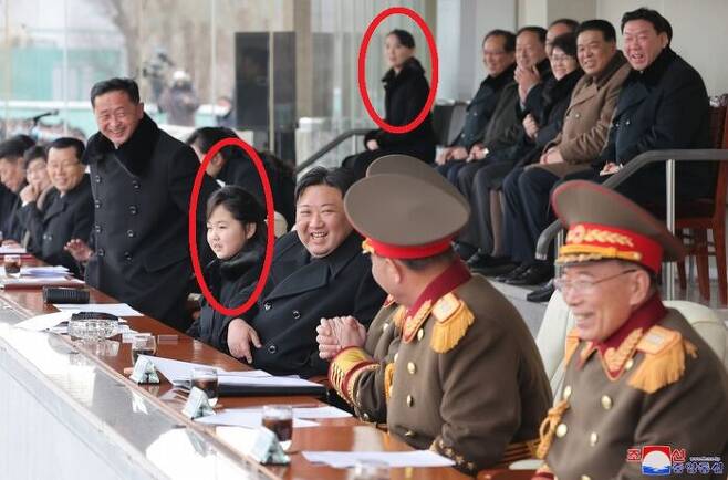 2월 체육 경기 당시 중앙에 앉은 김주애와 뒤편 구석자리에 앉은 김여정