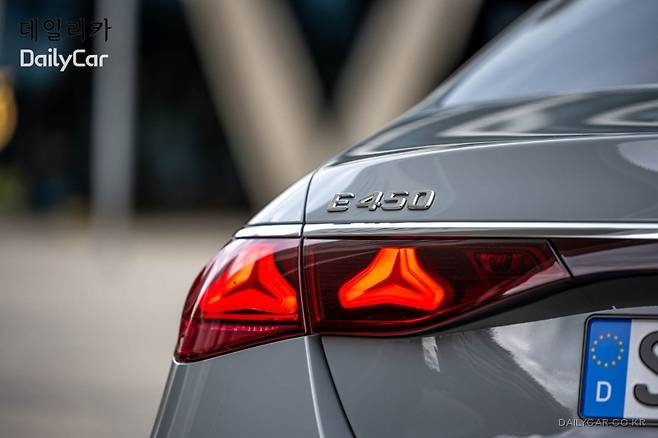 E 450 4MATIC (리어램프)