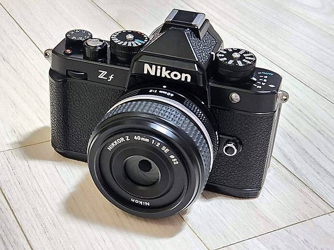 Nikon ZF 리뷰: Fuji X100VI와 클래식 디자인과 최신 기술 비교의 환상적인 조합 Nikon ZF 리뷰: Fuji X100VI와 클래식 디자인과 최신 기술 비교의 환상적인 조합