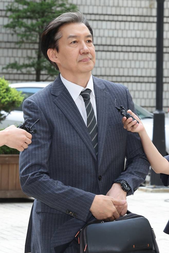 '자녀 입시 비리·감찰 무마 의혹'으로 재판에 넘겨진 조국 전 법무부 장관이 지난 9월 18일 오후 서초구 서울고등법원에서 열리는 2심 공판에 출석하고 있다. /사진=연합뉴스