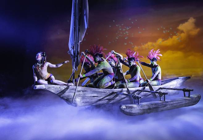 카레라쇼 중 퍼스트 차모리의 상륙. 여신 배우는 한국인이다.