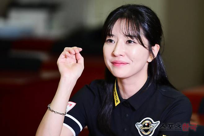 프로당구 선수 한슬기가 스포츠한국과 인터뷰를 하고 있다. ⓒ이혜영 기자 lhy@hankooki.com