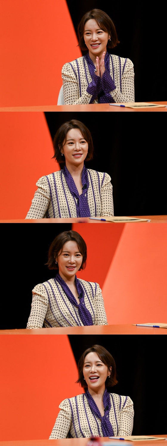 In My Little Old Boy broadcasted on the 22nd, actor Hwang Jung-eum, who plays a role as Heel in the SBS drama Escape of Seven People, appears as a special MC.In a recent recording, Hwang Jung-eum presented Lovely, worthy of the fame of the original Lovely craftsman. After 13 years, Hwang Jung-eum presented Tidburger (cheeseburger) Lovely, saying, Movengers!Despite the explosive response of I can not do it now, he shook his head.Hwang Jung-eum said, Movengers! Is surprised to say, Its so cute, but its Heel. My family tells me that my character came out when I saw my Heel acting.In addition, Hwang Jung-eum made the first confessions of the process of overcoming Danger and reuniting after reporting the divorce adjustment in 2020.The day before the report of the divorce article, Hwang Jung-eum confessed that she had informed her family.Hwang Jung-eum said, I think its a good combination again. He told the hidden story that he overcame the divorce Danger with his husband and reunited.Is a rumor that I deeply sympathized with the story of Hwang Jung-eum in one heart. It will be broadcasted at 9:05 pm on this day.