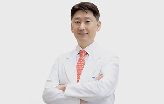 신경외과 이상원 원장┃출처: 연세탑신경외과