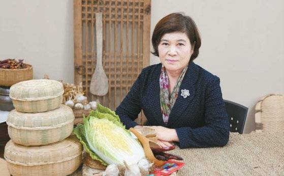 ‘도미솔’ 박미희 대표는 “농작물의 가격 변동이 심해도 가격에 맞추지 않고 소비자 마음에 들 수 있는 김치를 만드는 것이 원칙‘이라고 설명했다. 정현우 쿠킹 인턴