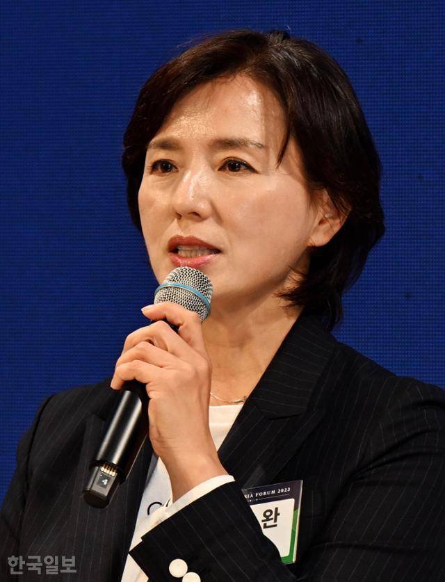 김수완 한국외대 중동이슬람전략 교수가 2일 서울 용산구 드래곤시티호텔 한라룸에서 열린 ‘2023 코라시아포럼’에서 '한국의 경제협력 전략: 시장을 넓혀라'를 주제로 토론하고 있다. 왕태석 선임기자