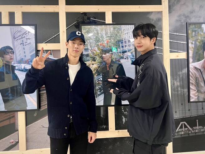 The photobook exhibition of the group MONSTA X Shownu X Hyungwon has been successfully completed.According to his agency Starship Entertainment, Shownu X Hyeong-won? finished the photobook exhibition On My Lee Jin-hyuk (ON MY WAY) which was held from October 24 to November 5.The photo book On My Lee Jin-hyuk Exhibition, which Shownu X Hyungwon photographed in New York, was held for free for 13 days.The exhibition was filled with photographs filled with unique atmosphere of Shownu X Hyungwon, which goes beyond charisma and neat charm with warm visuals.In addition, various events that can be enjoyed only in On My Lee Jin-hyuk were also fun.Monbebe (official fan club name) has a message zone where you can leave a message to Shownu X Hyungwon, a photo zone where you can leave memories, and a message left by Shownu X Hyungwon.Shownu X Hyeong-won, who concluded the On My Lee Jin-hyuk Exhibition?We were also excited and excited because it was our first exhibition as a unit, but Im glad that monbebebe liked it, he said. Thank you for your support and love, and I hope On My Lee Jin-hyuk will be a fun memory for your fans.Shownu X Hyeong-won, who formed the first unit in the group after eight years of debut?His debut album, released in July, and his first mini-album, THE UNSEEN, brought overwhelming synergy to music and performance, and received a great response from global fans.He participated in the production of the title song Love Me A Little and the song Roll With Me, and Shownu proved his infinite spectrum by participating in choreography making for the title song.iMBC  ⁇  Photo courtesy of Starship Entertainment