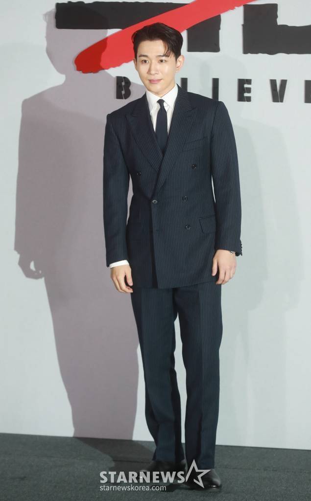 배우 오승훈이 14일 오전 서울 CGV용산아이파크몰에서 진행된 넷플릭스 영화 '독전2'(감독 백종열) 제작발표회에 참석해 포즈를 취하고 있다. 용산역에서 벌인 지독한 혈투 이후, 여전히 이선생을 쫓는 원호(조진웅 분)와 사라진 락(오승훈 분), 다시 나타난 브라이언(차승원 분)과 사태 수습을 위해 중국에서 온 큰칼(한효주)의 독한 전쟁을 그린 범죄 액션 영화 '독전2'는 오는 17일 공개된다. /2023.11.14 /사진=이동훈