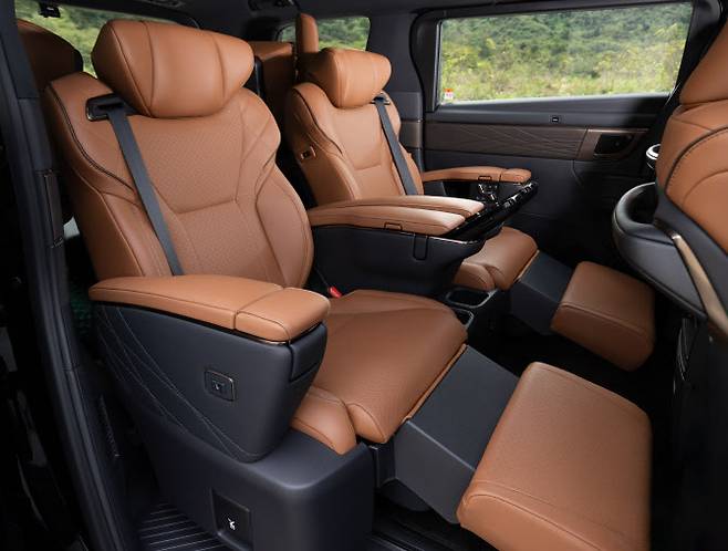 토요타 알파드 2열 이그제큐티브 시트. (사진=토요타코리아)