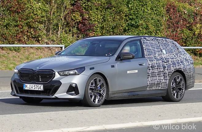 BMW 'i5 투어링' 테스트카 (출처 : 윌코 블록 SNS)