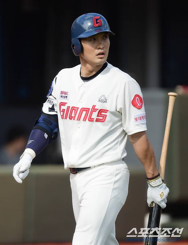 3일 부산 사직구장에서 열린 두산-롯데전. 5회말 1사 1루 안권수가 삼진을 당하고 있다. 부산=정재근 기자 cjg@sportschosun.com/2023.9.3/