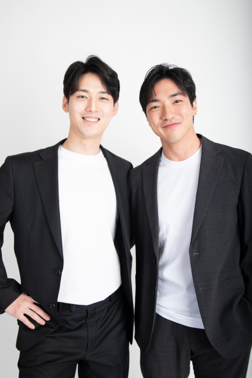 함정수 워프코퍼레이션 대표(오른쪽)와 김윤종 부대표 <사진=워프코퍼레이션>