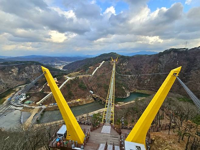 소금산 울렁다리.