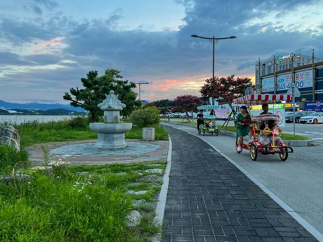 경포호 4인 자전거