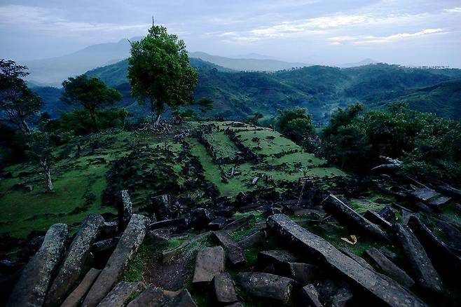 ‘구눙 파당’은 ‘깨달음의 산’이라는 뜻이다