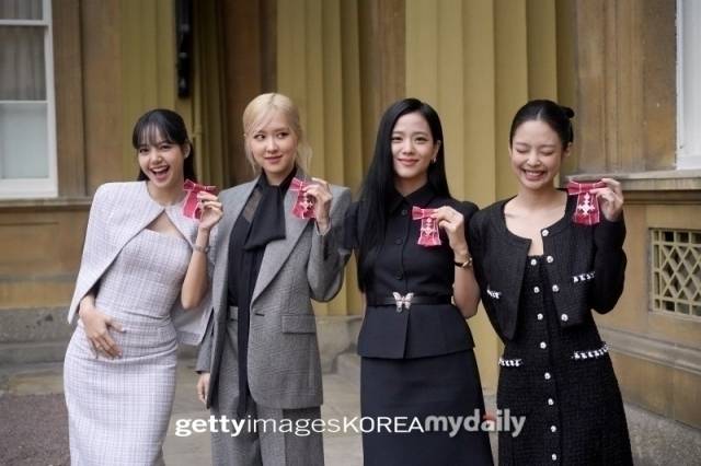'마의 7년'을 넘고 전원 재계약 소식을 전한 세계적인 아이돌 스타 블랙핑크(BLACKPINK) 리사, 로제, 지수, 제니/게티이미지코리아